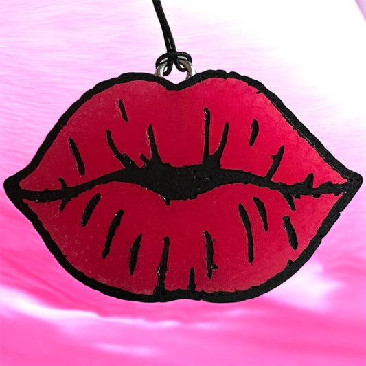 Lips - Strawberry Pound Cake